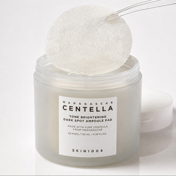 SKIN1004 Madagascar Centella Tone Brightening Dark Spot Ampoule Pad 60 almohadillas